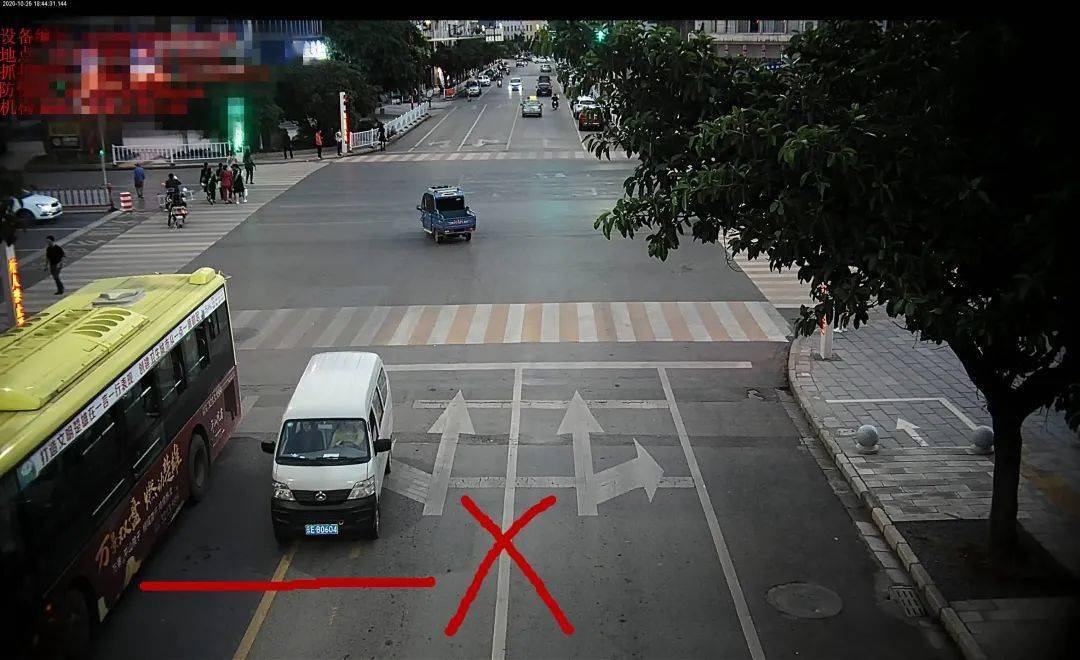 城市道路上的中心单双实线,路口实线区的分道线,机动车道与非机动