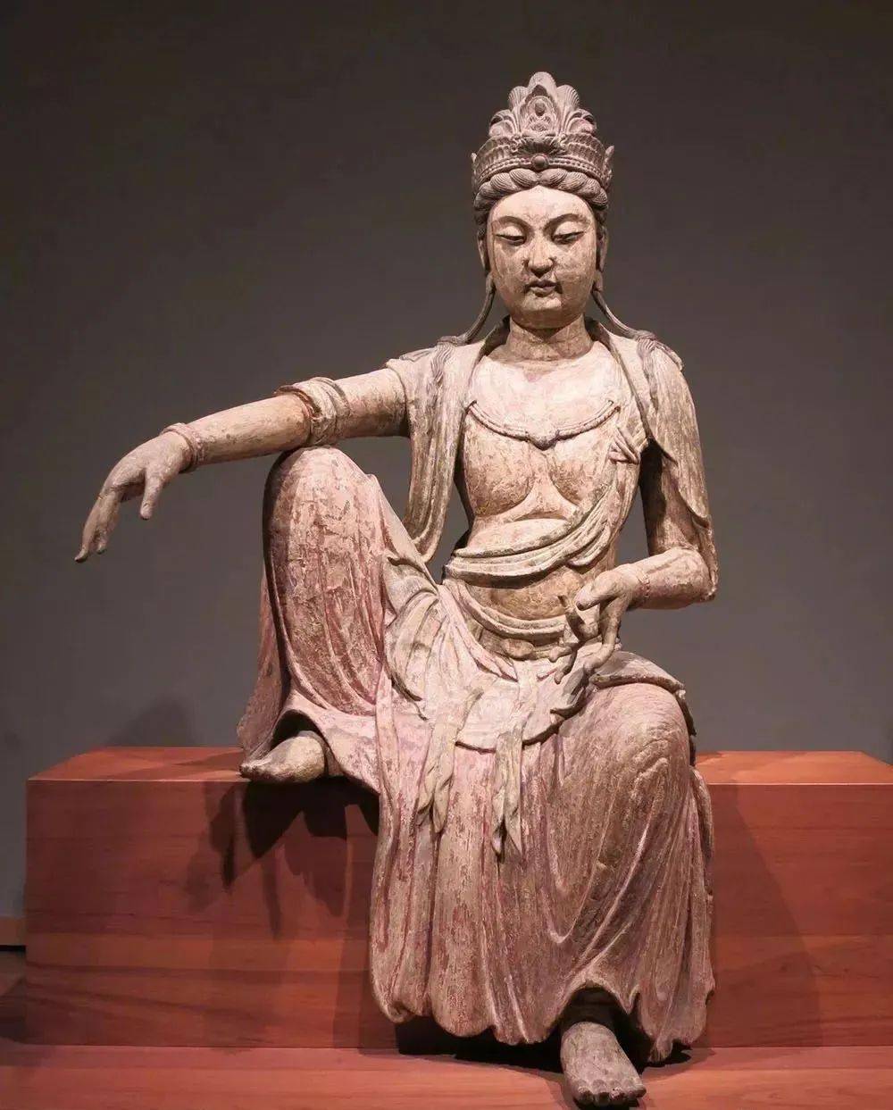 经典的流离国外收藏的中国古代木雕佛像大部分来自山西