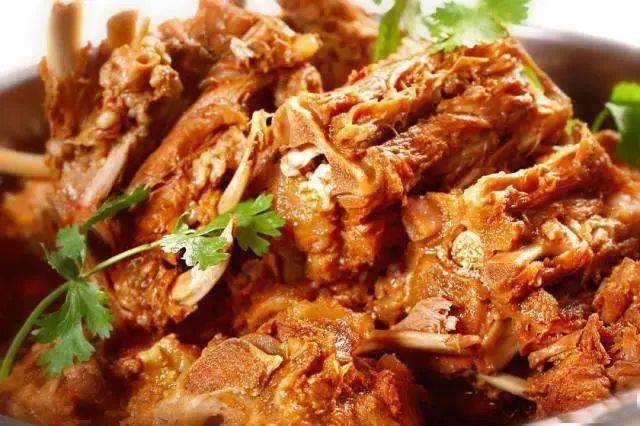 口感zui鲜美的羊龙骨羊蝎子采用羊身上营养zui丰富里面放入多种中药