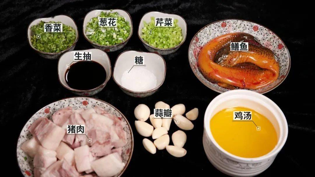 鳝鱼,猪肉食材准备这道名菜在南京都几经失传,不过我们却在徐铭恩大厨