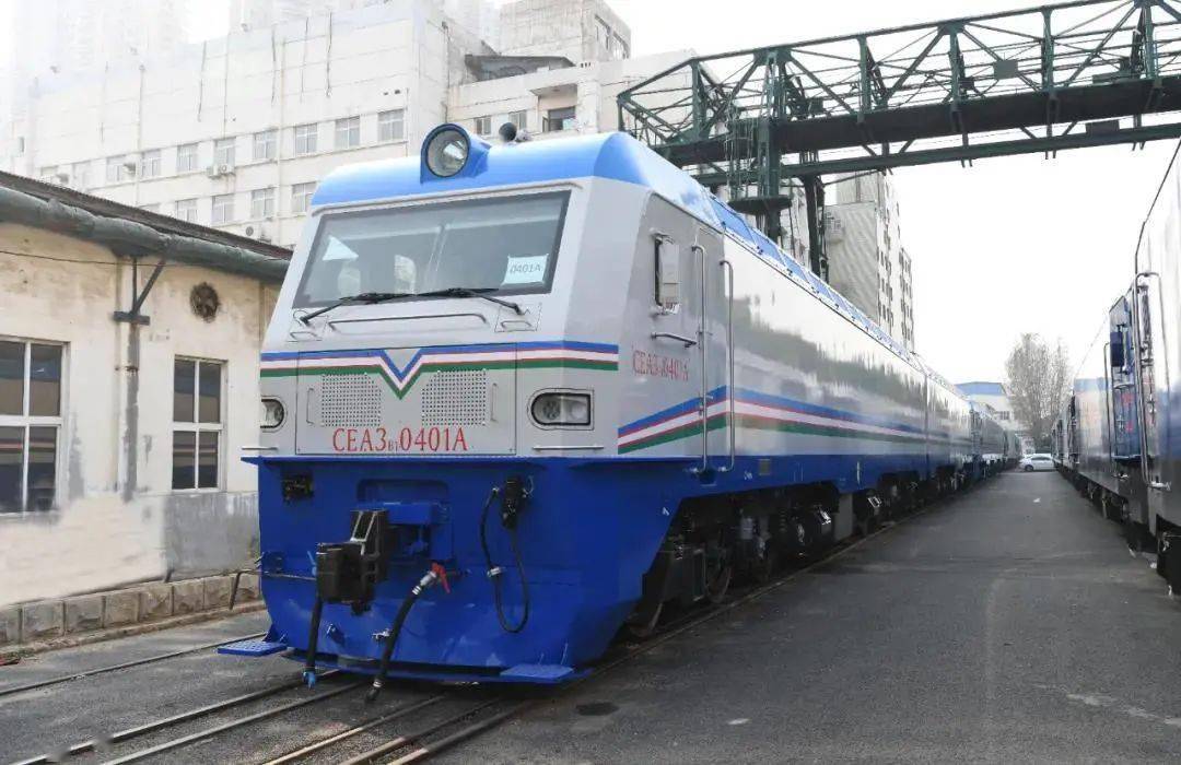 12軸出口烏茲別克斯坦機車發運