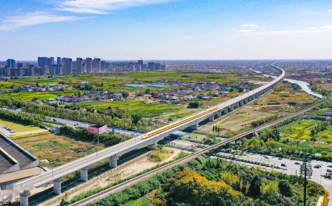 "黄医生"经过盐通高铁东台站,测试时速已达350km/h