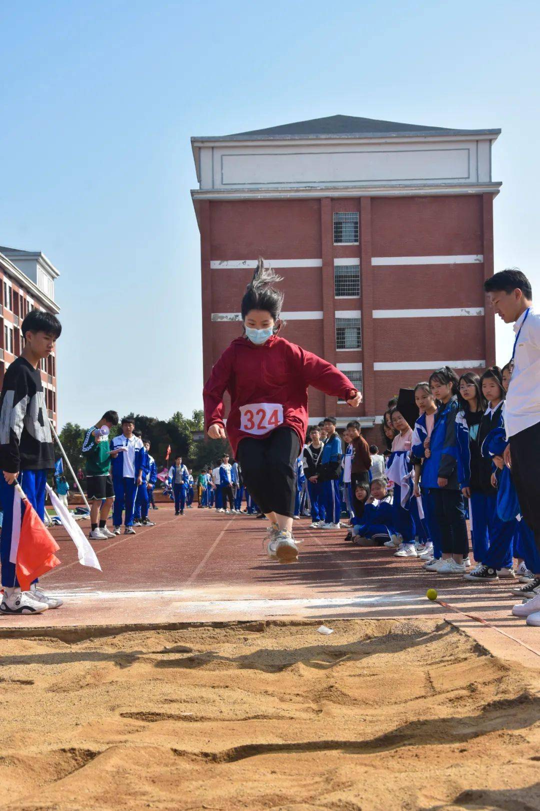 湖南师大附中耒阳分校隆重举行第七届校园体育节田径运动会