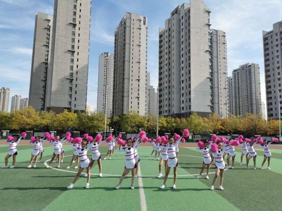 舞动激情,放飞梦想 | 军粮城小学啦啦操风采展示