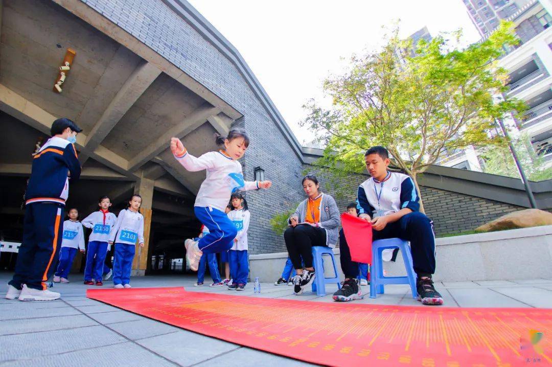 恰同学少年风华正茂记华伦小学第一届田径运动会