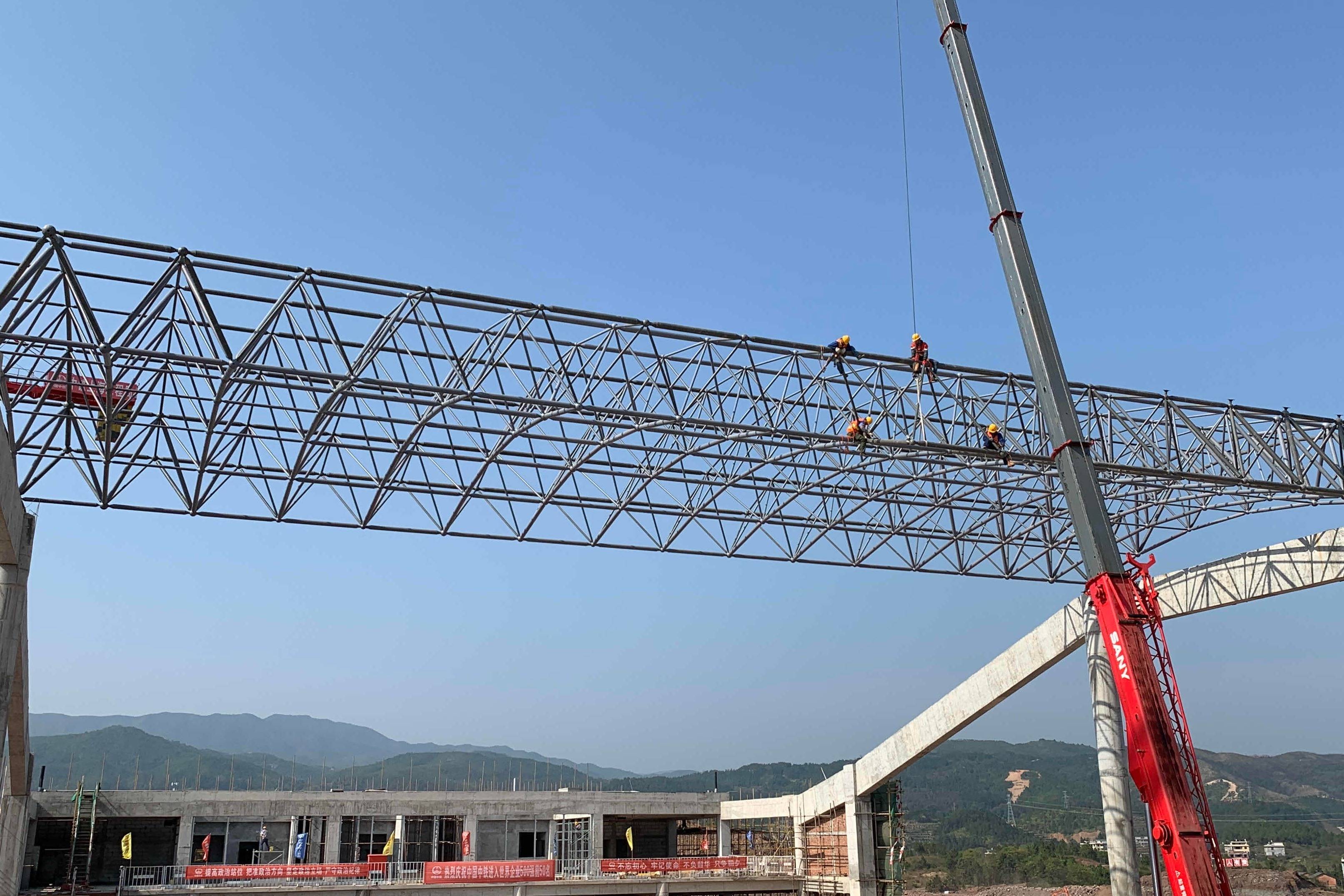 中国高铁宁都站钢网架结构安装施工现场东吴网架