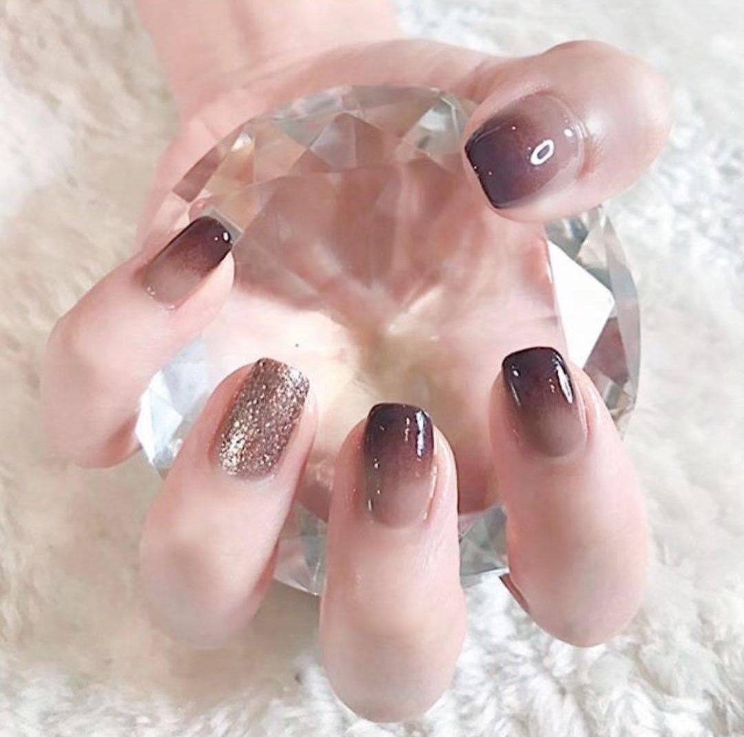 2020秋冬的流行色美甲都太好看了