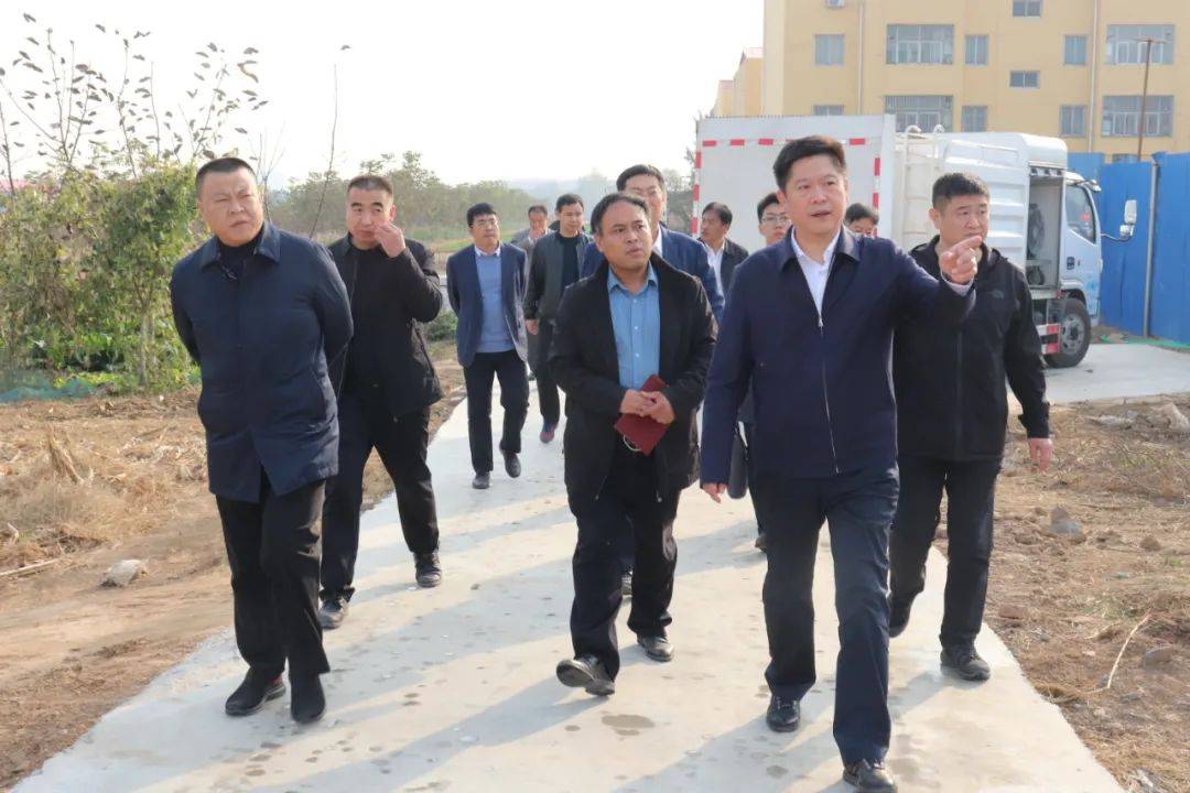 11月 4日下午,县委书记张士民 ,县委常委,常务副县长李文波,县委常委