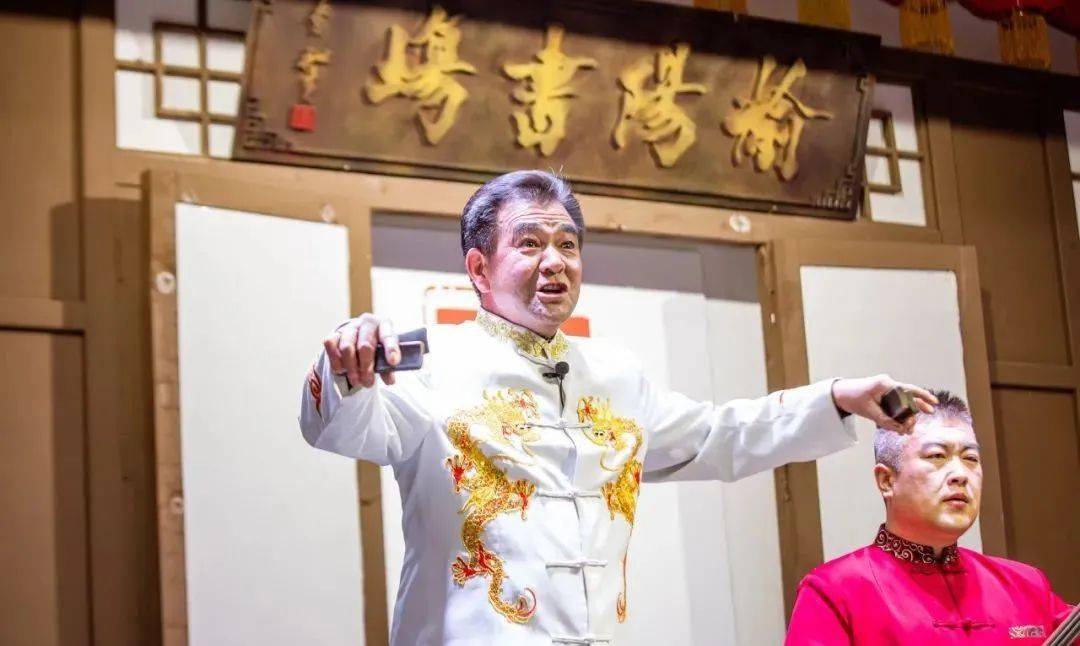 共赴一场陕北说书的文化盛宴百名艺人齐聚榆阳