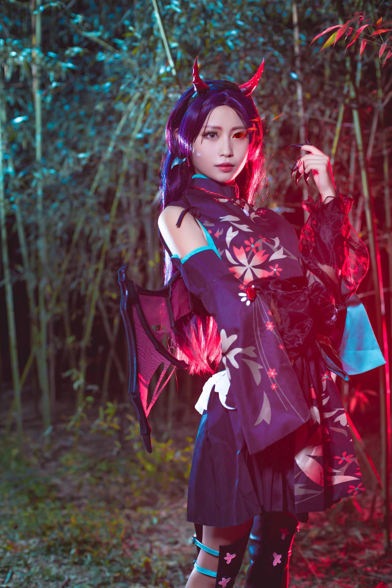 阴阳师吸血姬cosplay吸食鲜血的少女啊