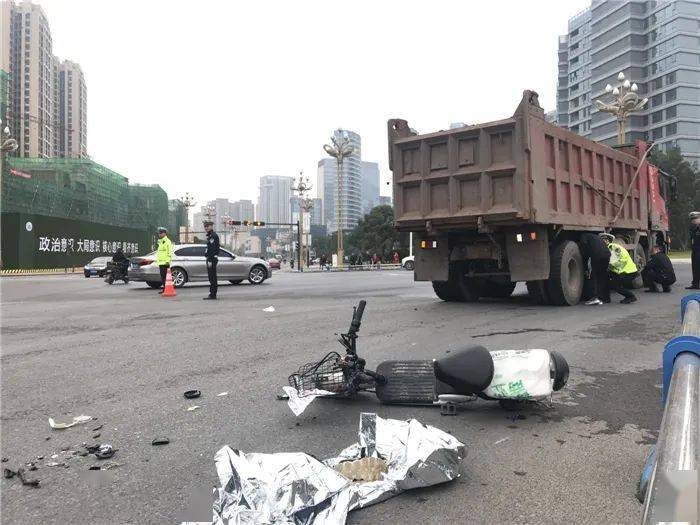 临港冰雪之星事故图片