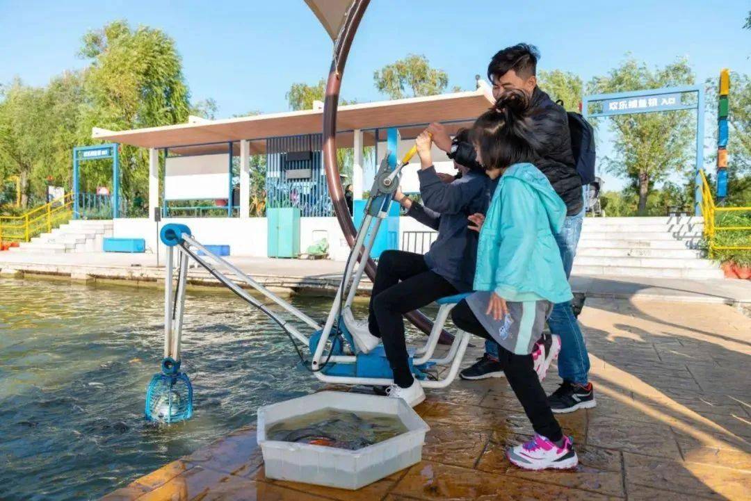 这个农庄,投资15亿,只做"捕鱼"项目,180元的门票,生意人山人海!