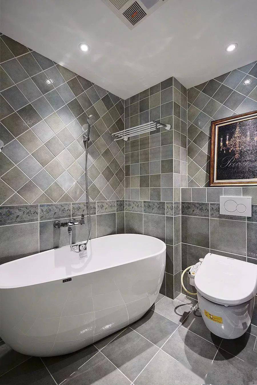 看腻了纯色的卫生间卫生间墙壁这样设计了解一下吧