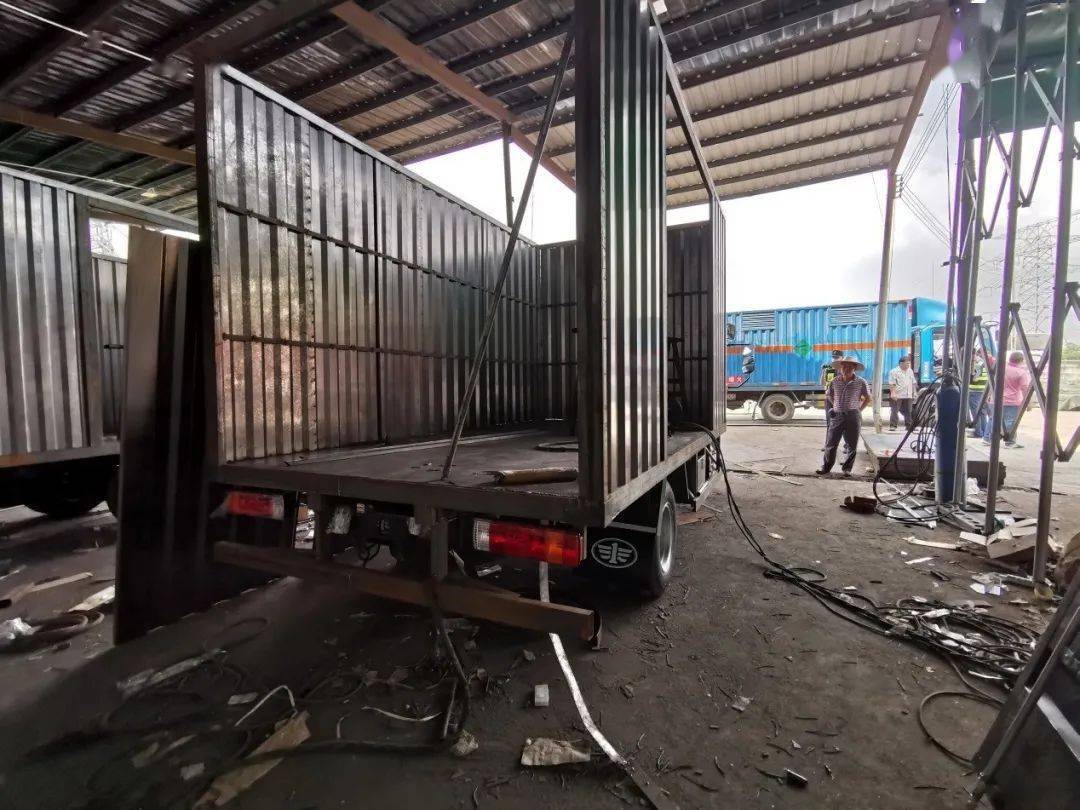 经调查负责人表示该车厢厂确实有对外经营加装(改装)车厢的业务刚刚