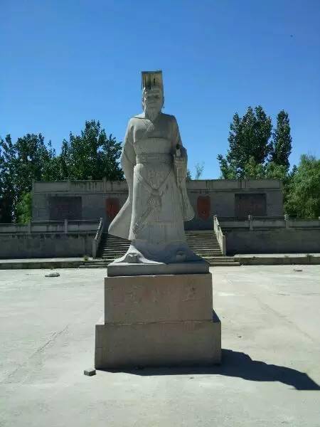 燕王哙之子,曾经在韩国做人质,子之之乱平定后,由于原先的太子平被杀