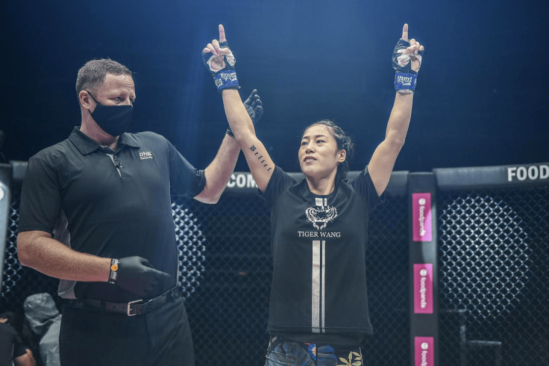 昔日中国mma女王归来一拳ko对手