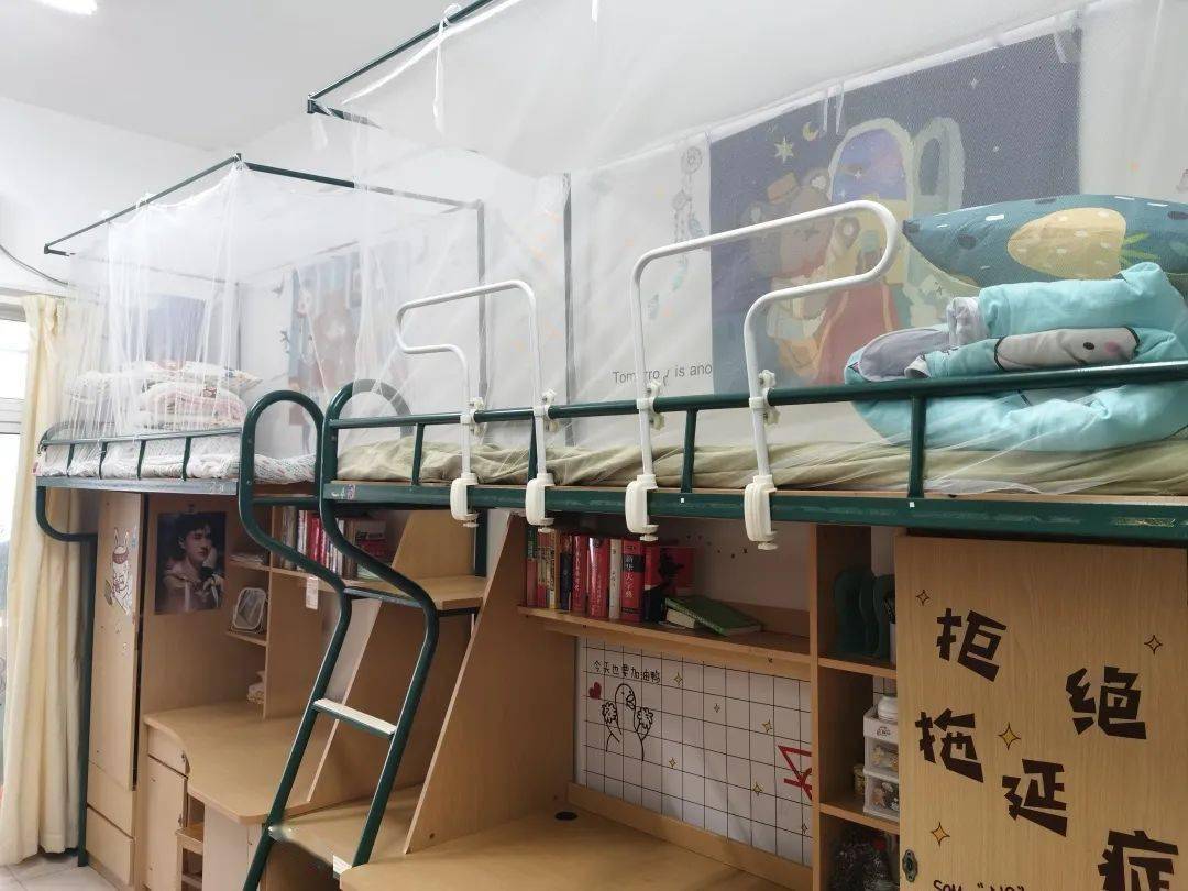小室界  大格局——宁波外国语学校举行教室,寝室美化活动