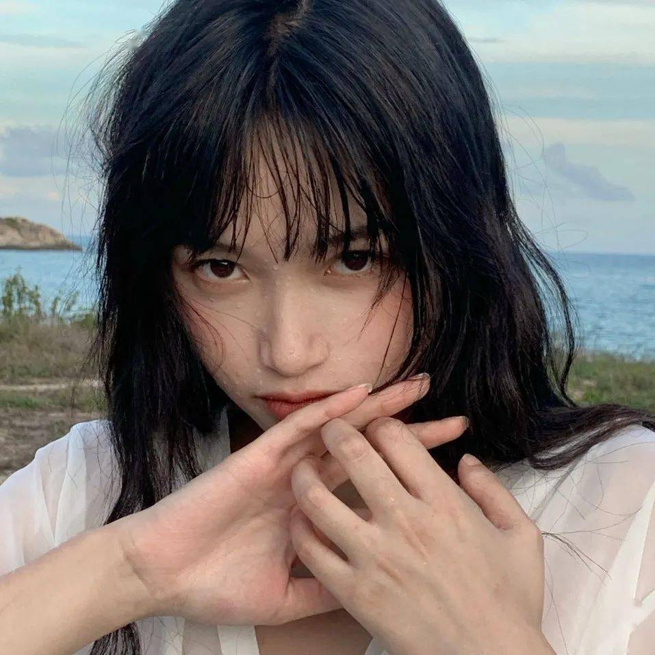 女生头像丨世界并不会对你温柔以待