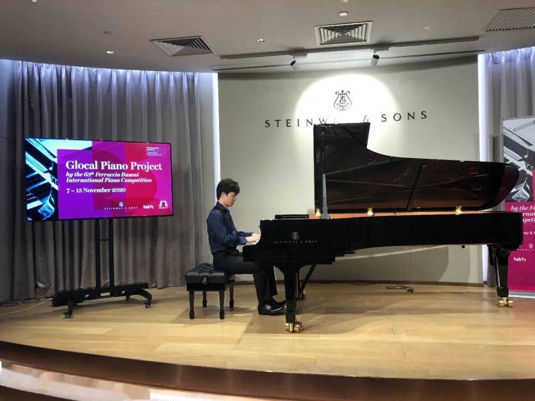 要佳林(中国音乐学院)万小丫(纽约茱莉亚学院)组委会