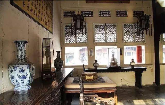 走进故宫看看皇帝家的红木家具