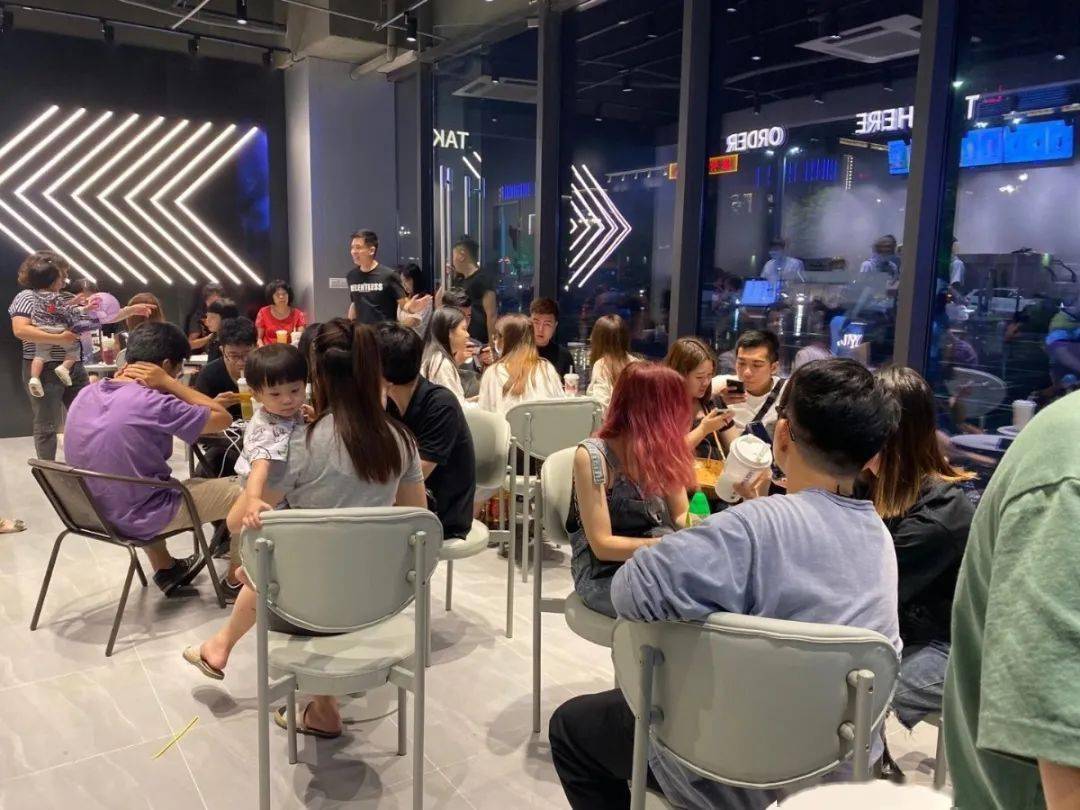 买1送1赠饮周边专属礼物疯狂送桃桃屿肇庆首店来了