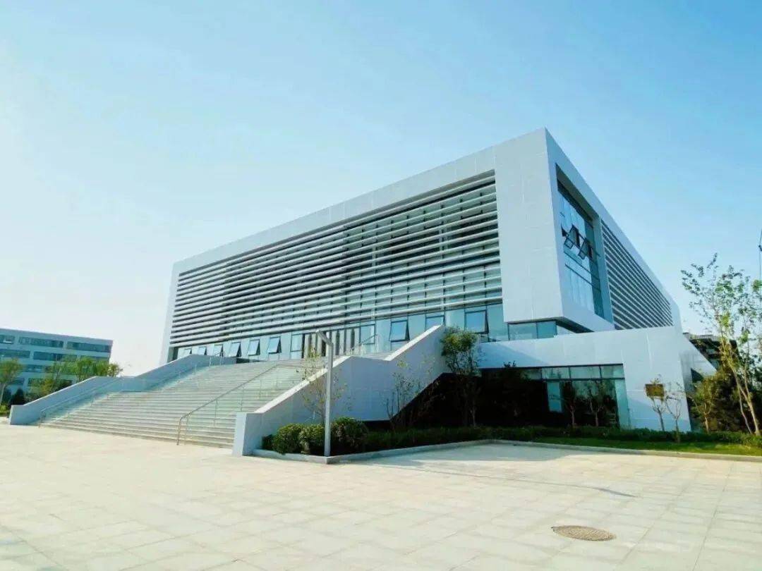 2020级新生一份由你的努力换来的包裹请五星好评哦