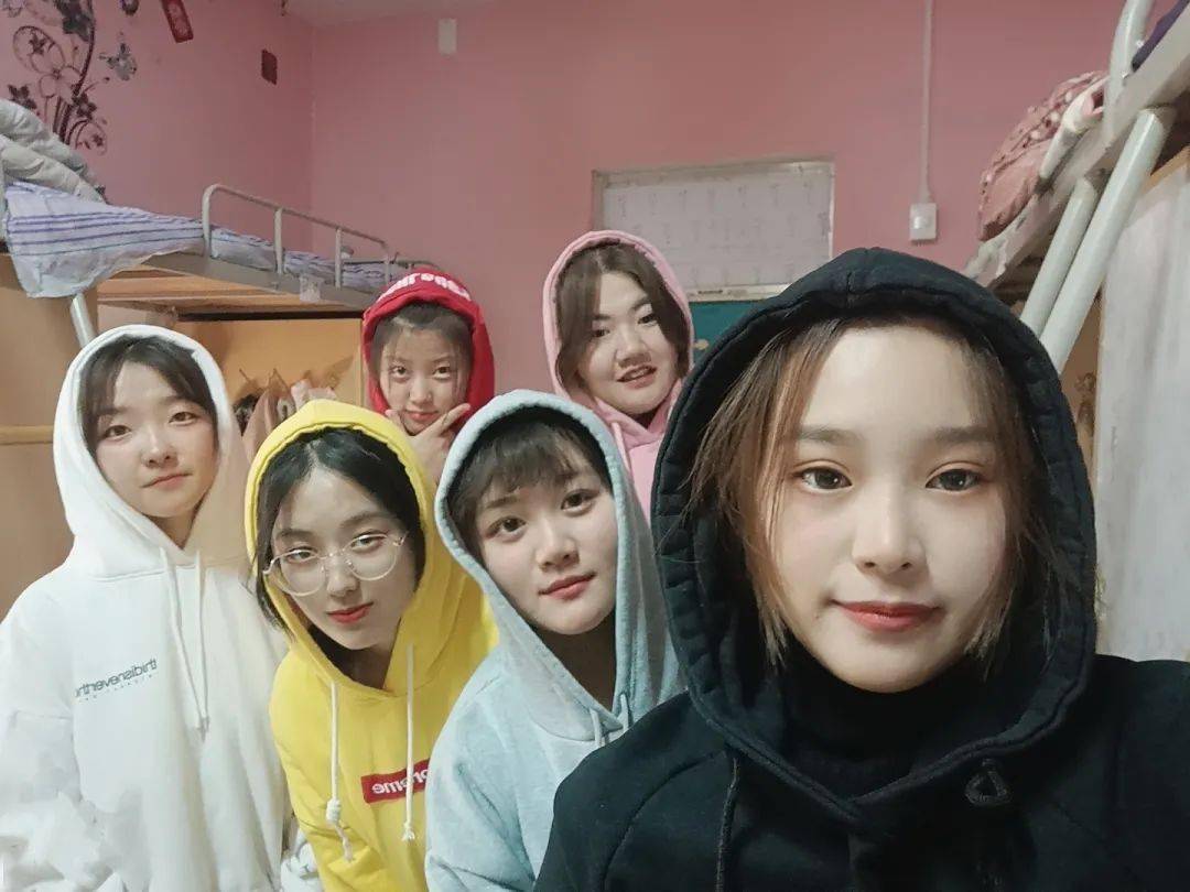 我和室友的第一次合影_手机搜狐网