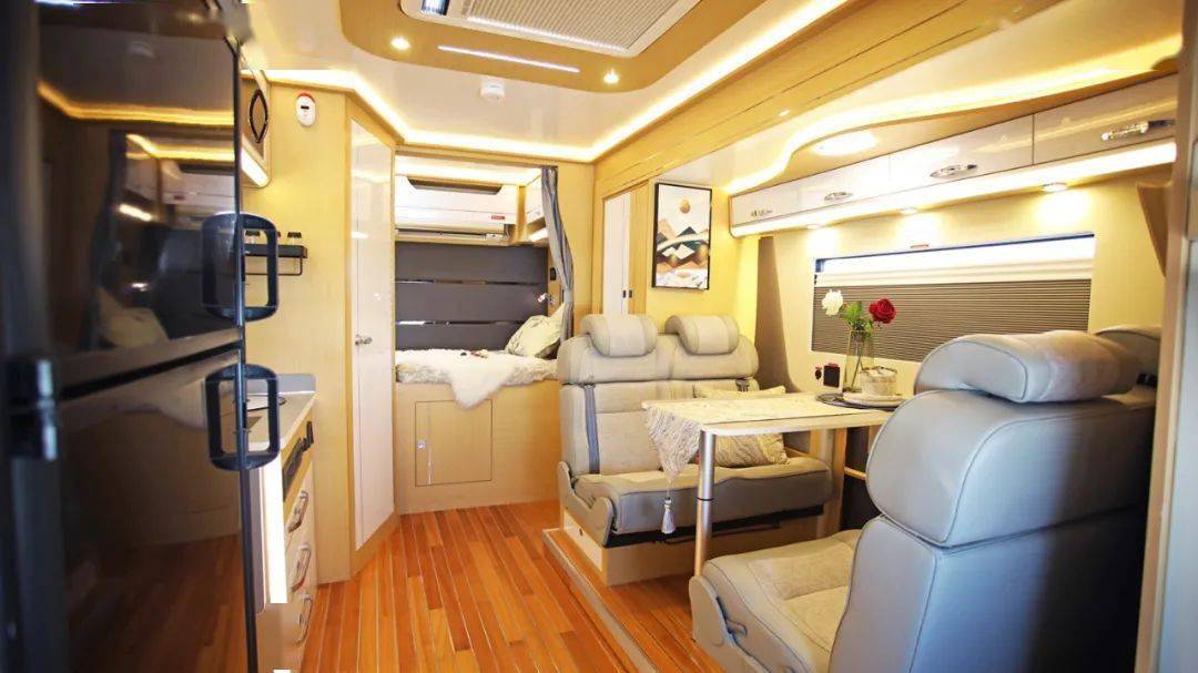豪华轻卡房车来了法美瑞海角七号轻卡c型房车