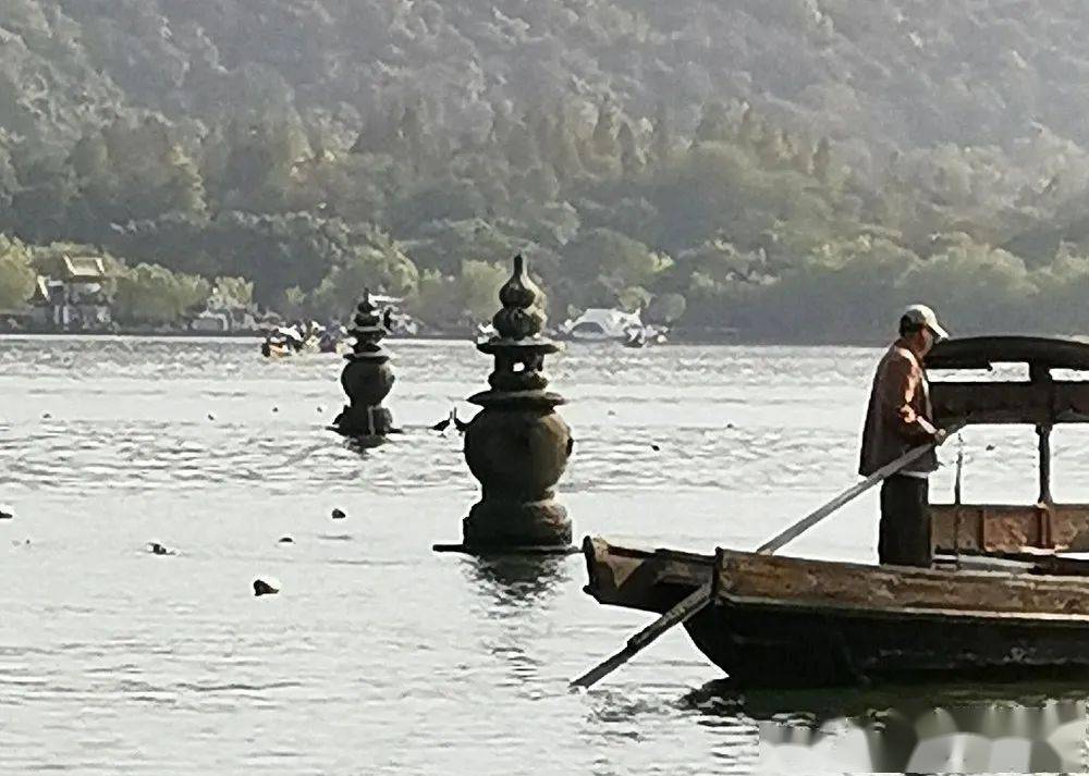 阿春游西湖系列7:三潭印月_石塔