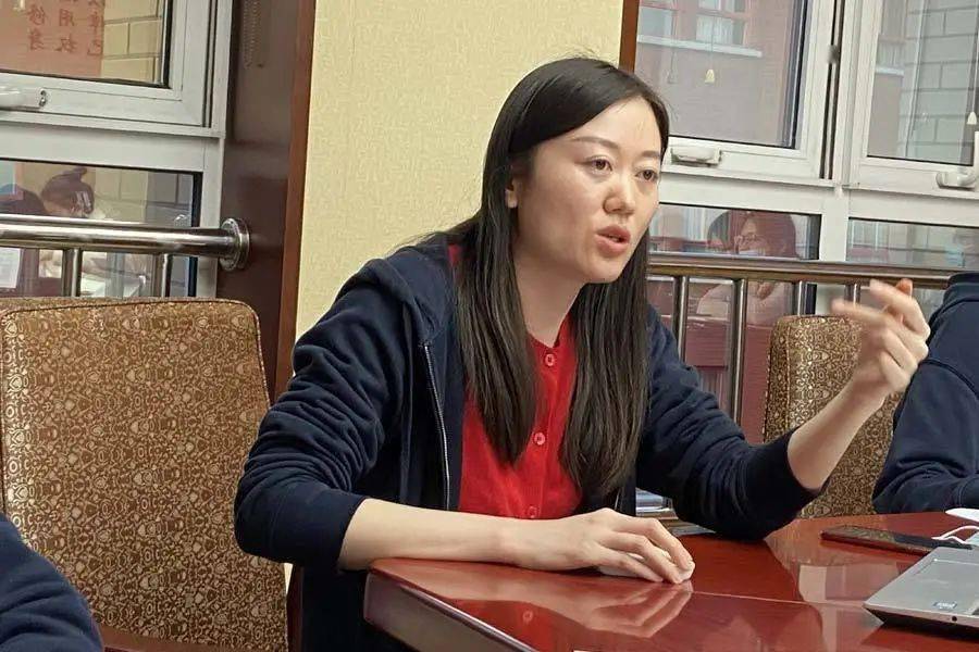 建华实验学校王璐老师为班主任做专业培训,万寿路学区管理中心程莉