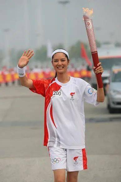 马艳丽都在北京发展,常年带着自己的团队奔波在世界各地,是郸城走出去