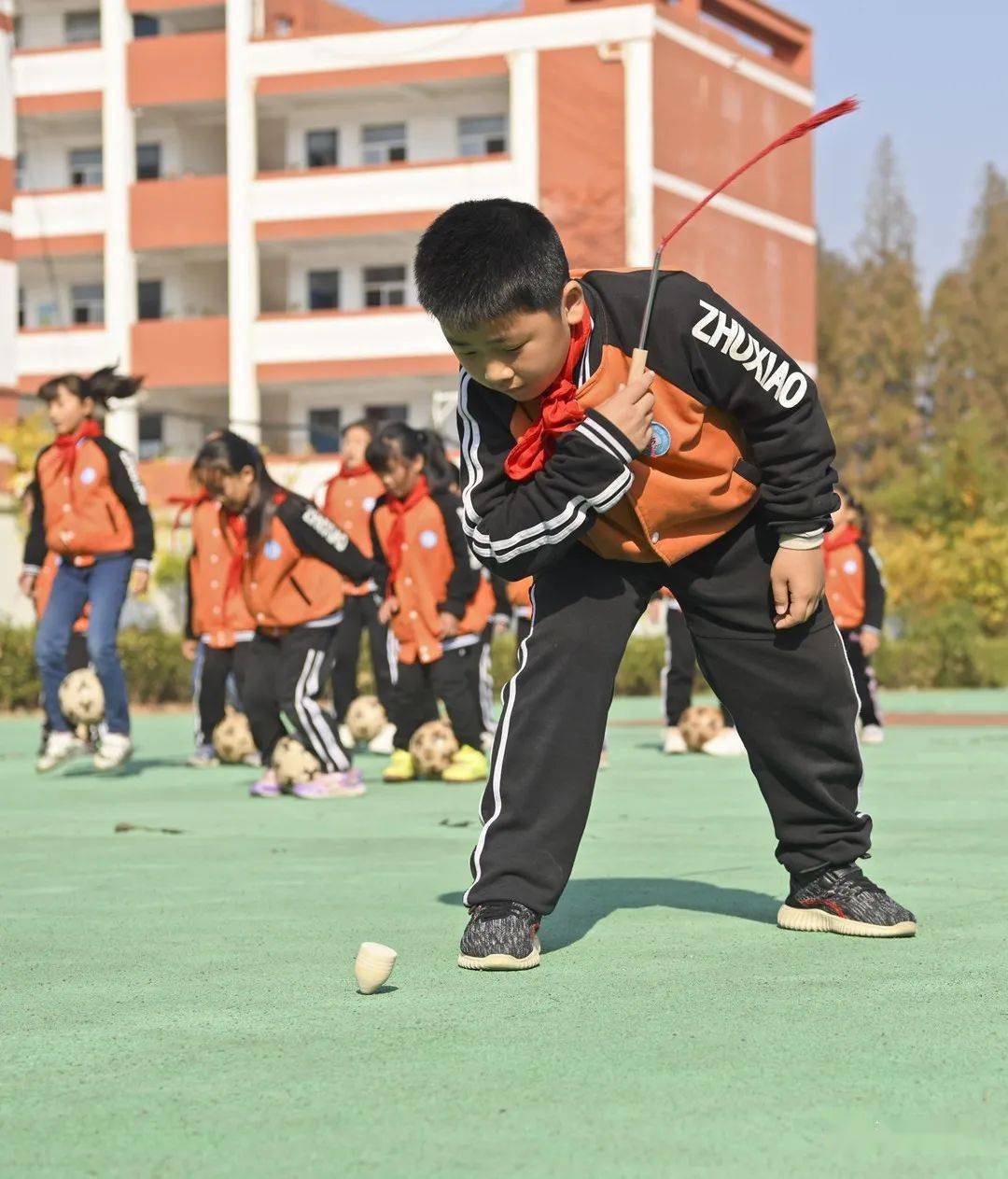 朱坝小学将传统体育项目引入校园,受到学生欢迎!