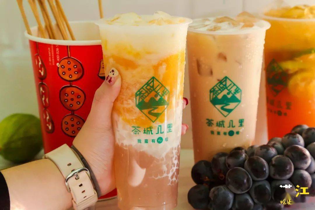 9元一杯!文明西路的"宝藏"奶茶店,高颜值果茶,半杯都是料!