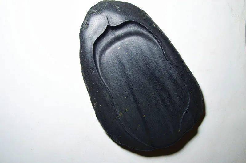 砚界公益拍玉兰歙砚眉纹