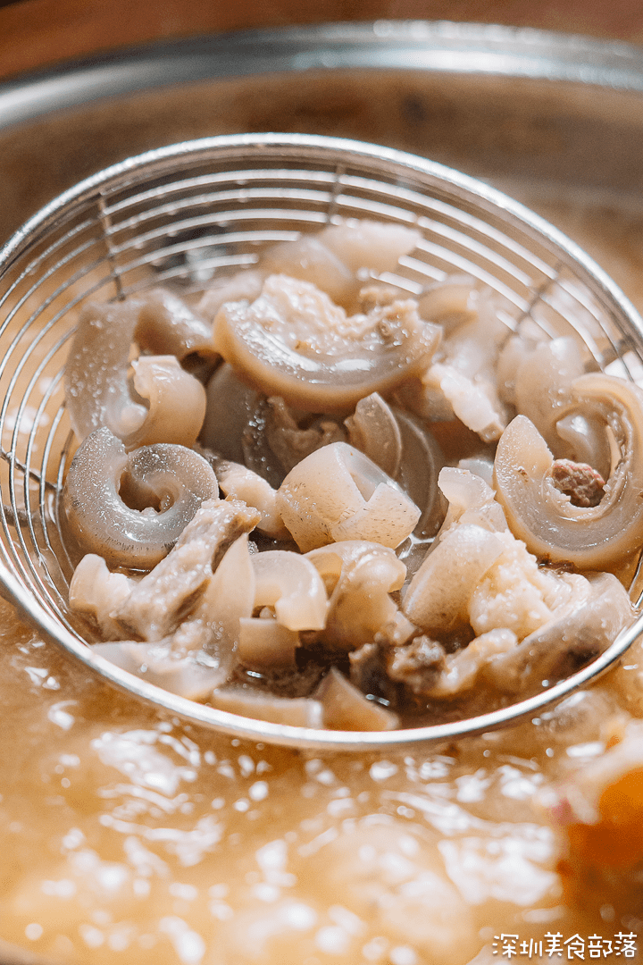 03 还有这些也不能错过  胶原蛋白爆棚的驴皮 驴皮煮的越久越软糯