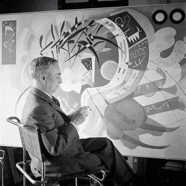 再以舞蹈家robin rhode和戏剧导演robert wilson为例,在舞台上,舞蹈中