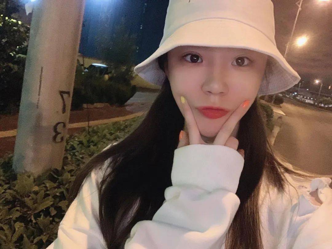 缘分速递女嘉宾26岁青岛市南开朗活泼又漂亮的小姐姐