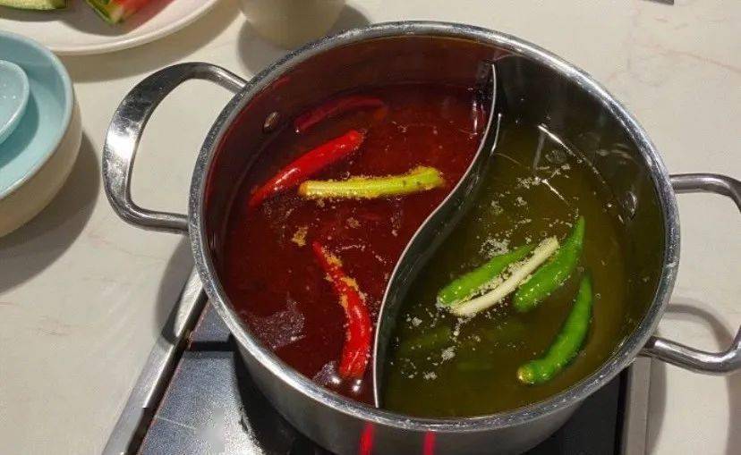 这家鲜椒火锅店要被挤爆了,69元抢门市价165元双人超值套餐,俩人根本