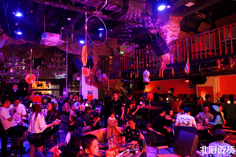 原来在北海这家店看钢管舞._酒吧