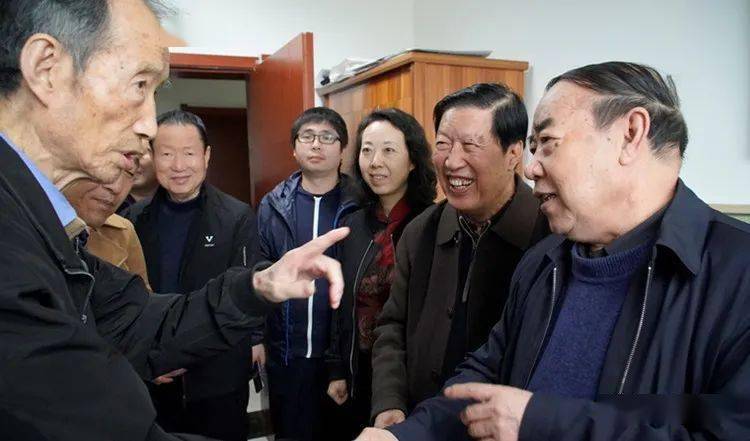 读书周刊《文汇报:厚意自乎友情,相聚畅聊往事