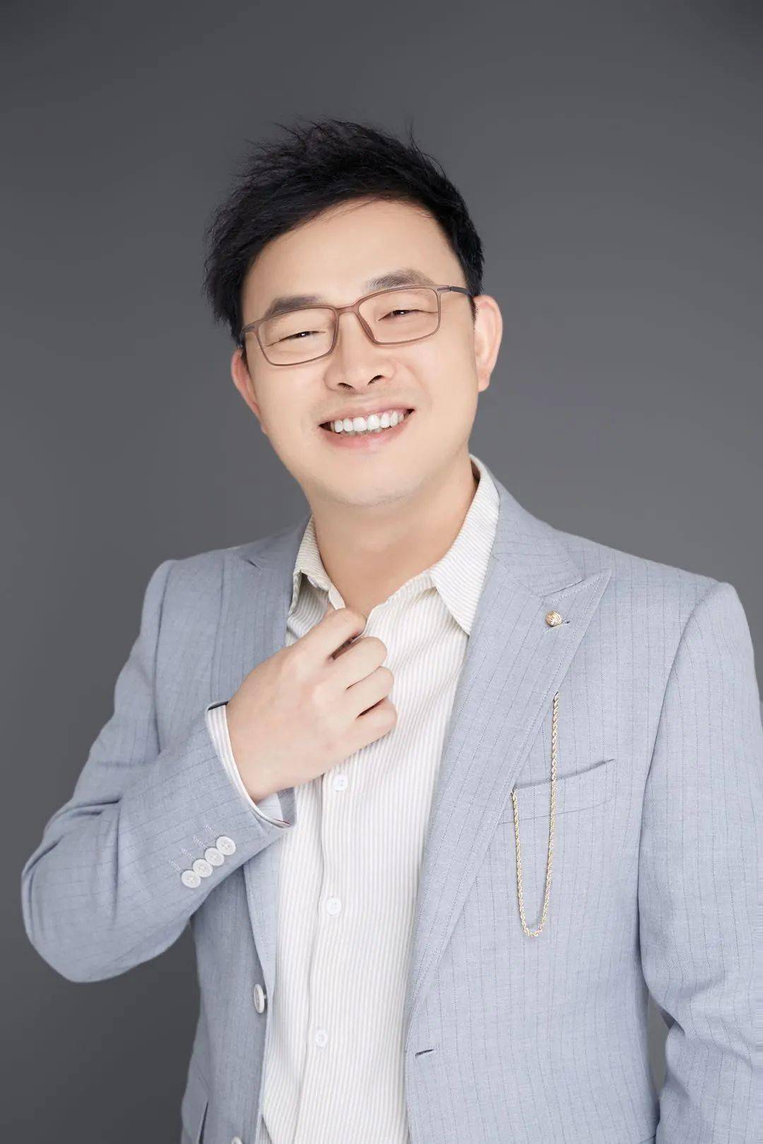 这位厦门企业家直播带货全国行业排名第一!_陈远河