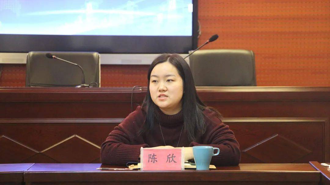 成员,副局长陈欣同志和区教育局教师股股长周卫锋同志亲临培训现场,与