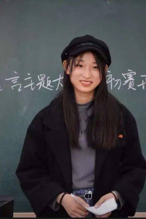 闪亮新主播语言主题大赛初赛舞台以声音之名闪耀青春