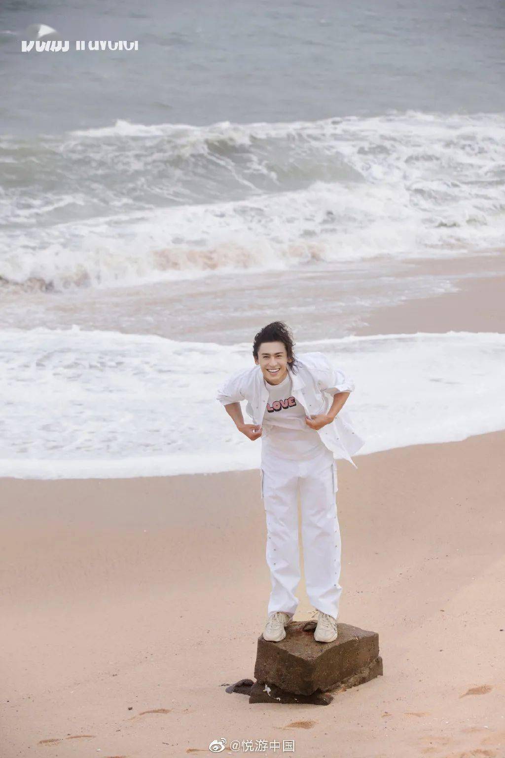 看完了漂流日记,接下来是张哲瀚的旅游杂志大片来袭,你准备好了吗?