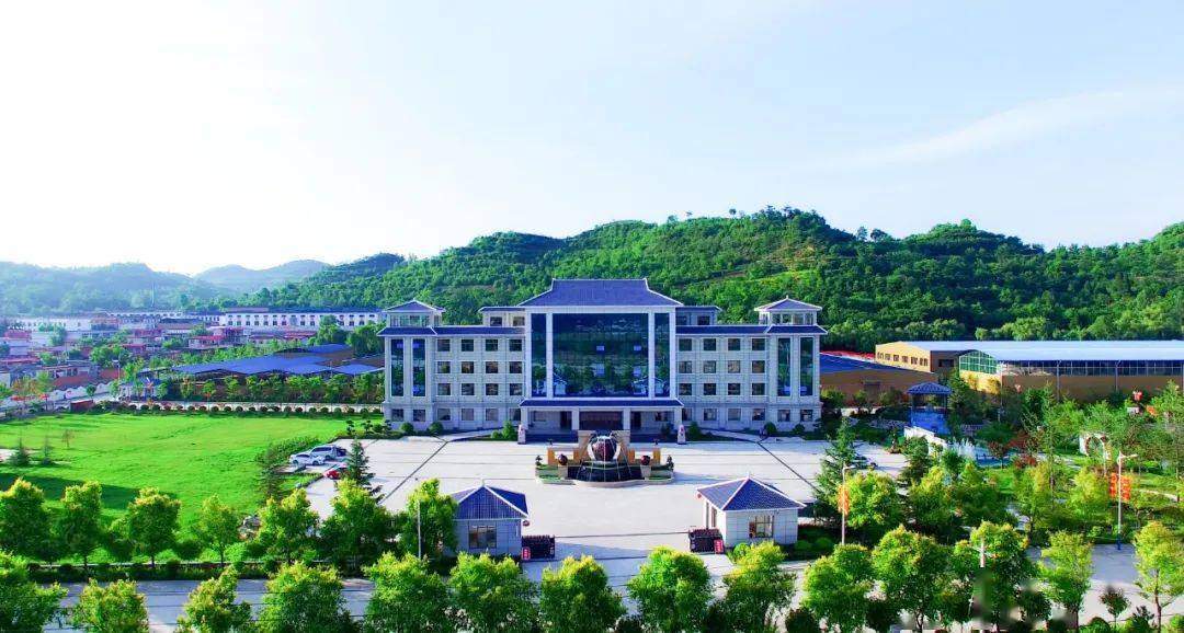 红川酒源于盛唐,兴于明清,是被国家商务部2006年首