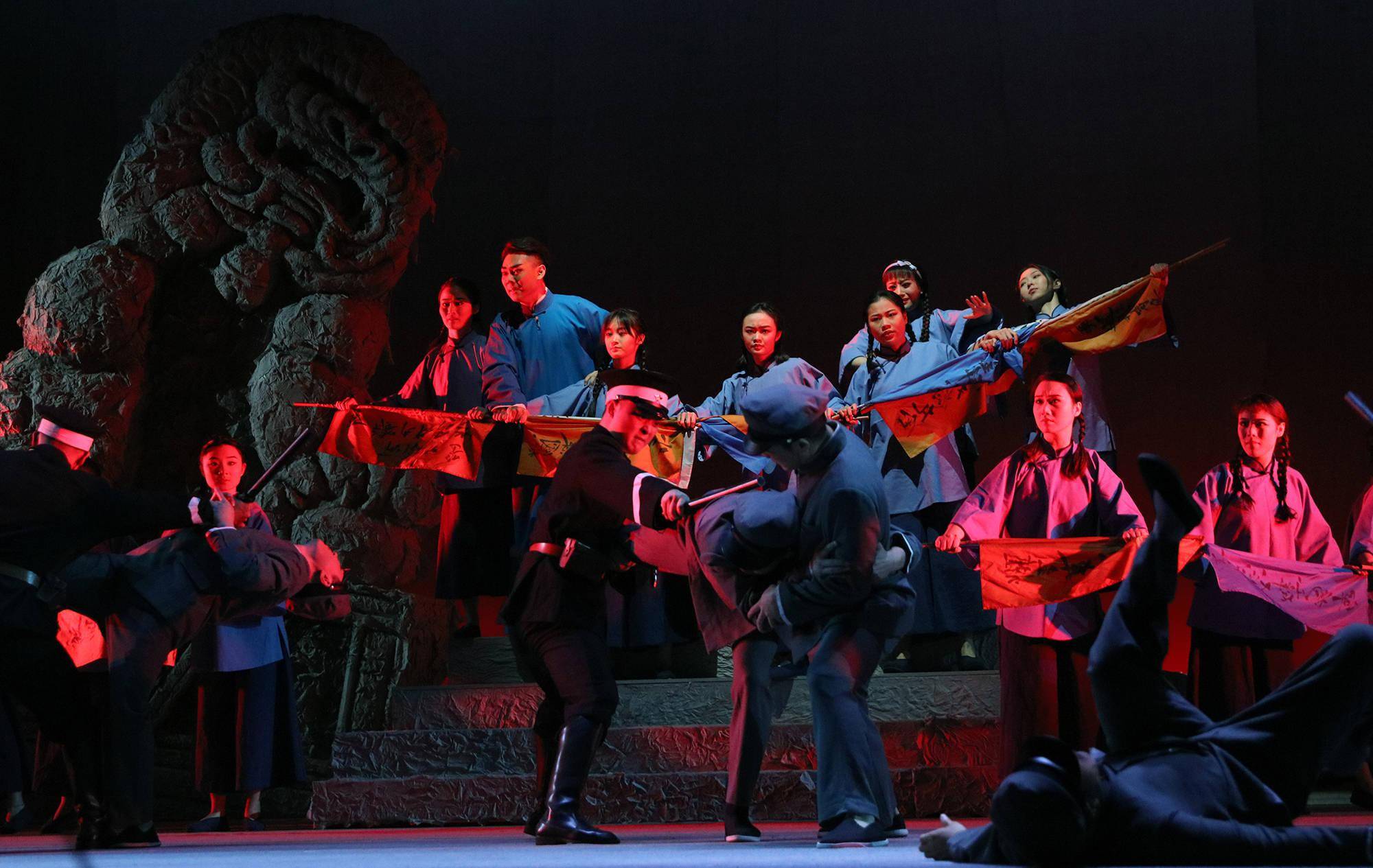 信仰激发力量评婺剧信仰的味道