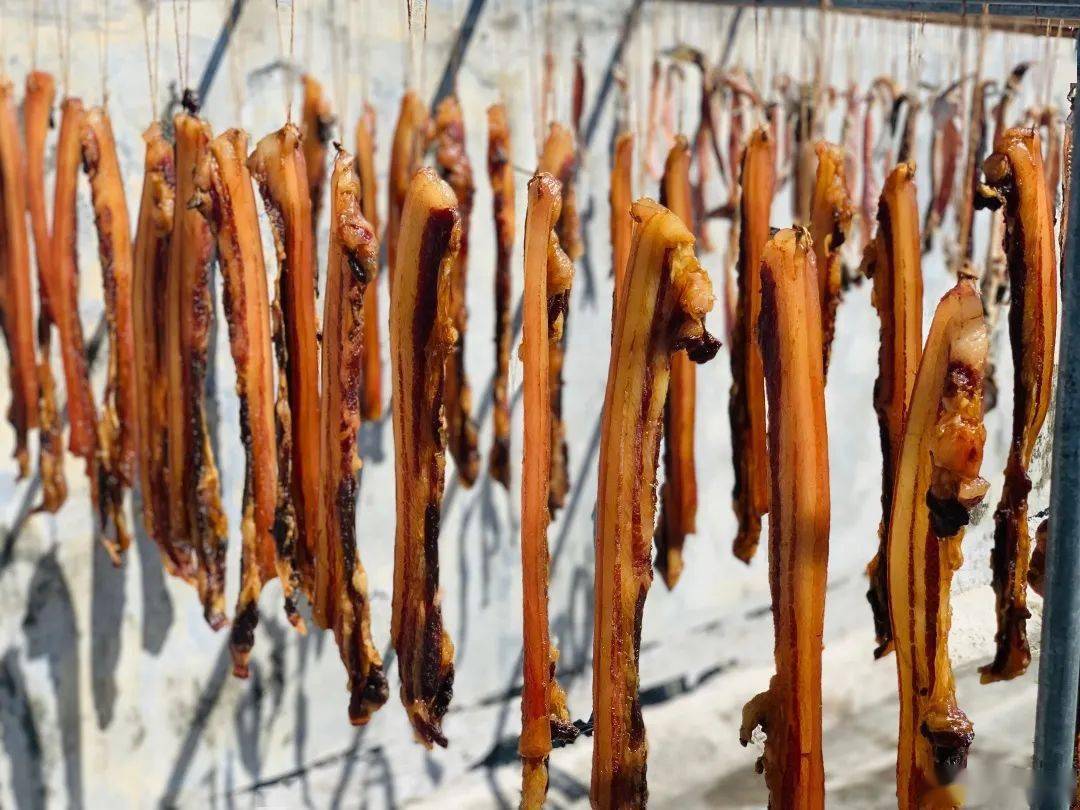 里的天台而且腊味的价格一直都不低分分钟自制广东式煲仔饭腊肠,腊肉