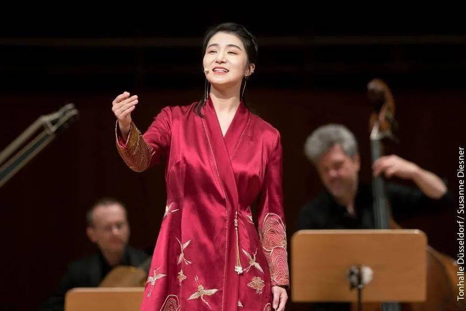 让山西民歌惊艳世界 ——记文华奖获得者张红丽