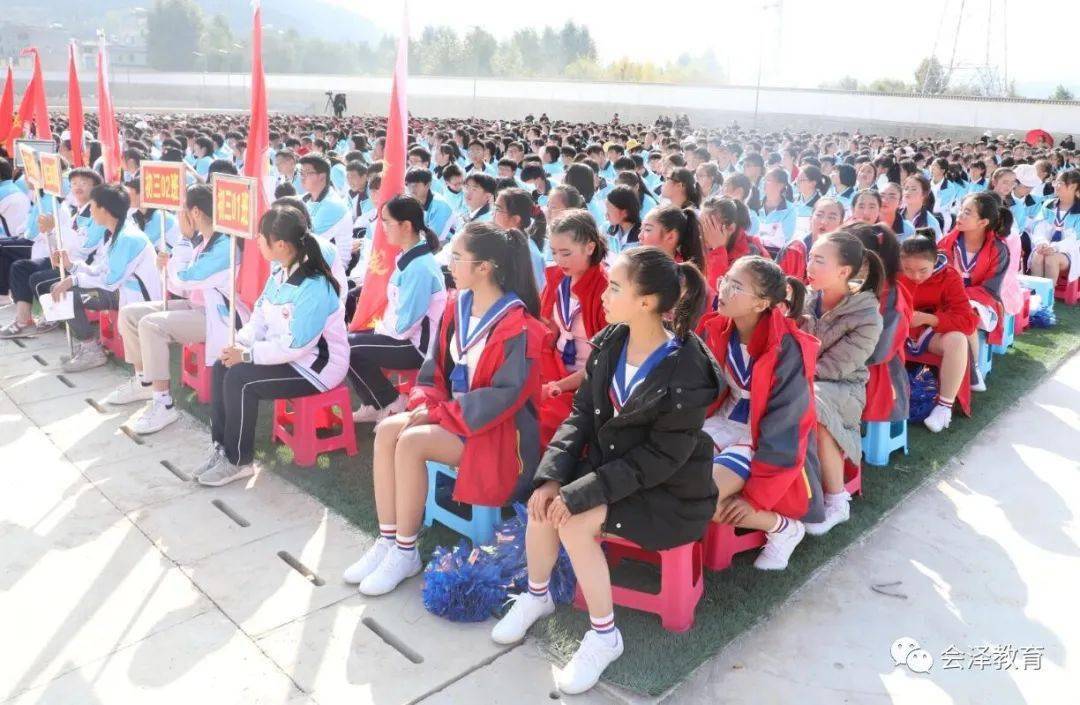 钟屏中学举行英语演讲比赛