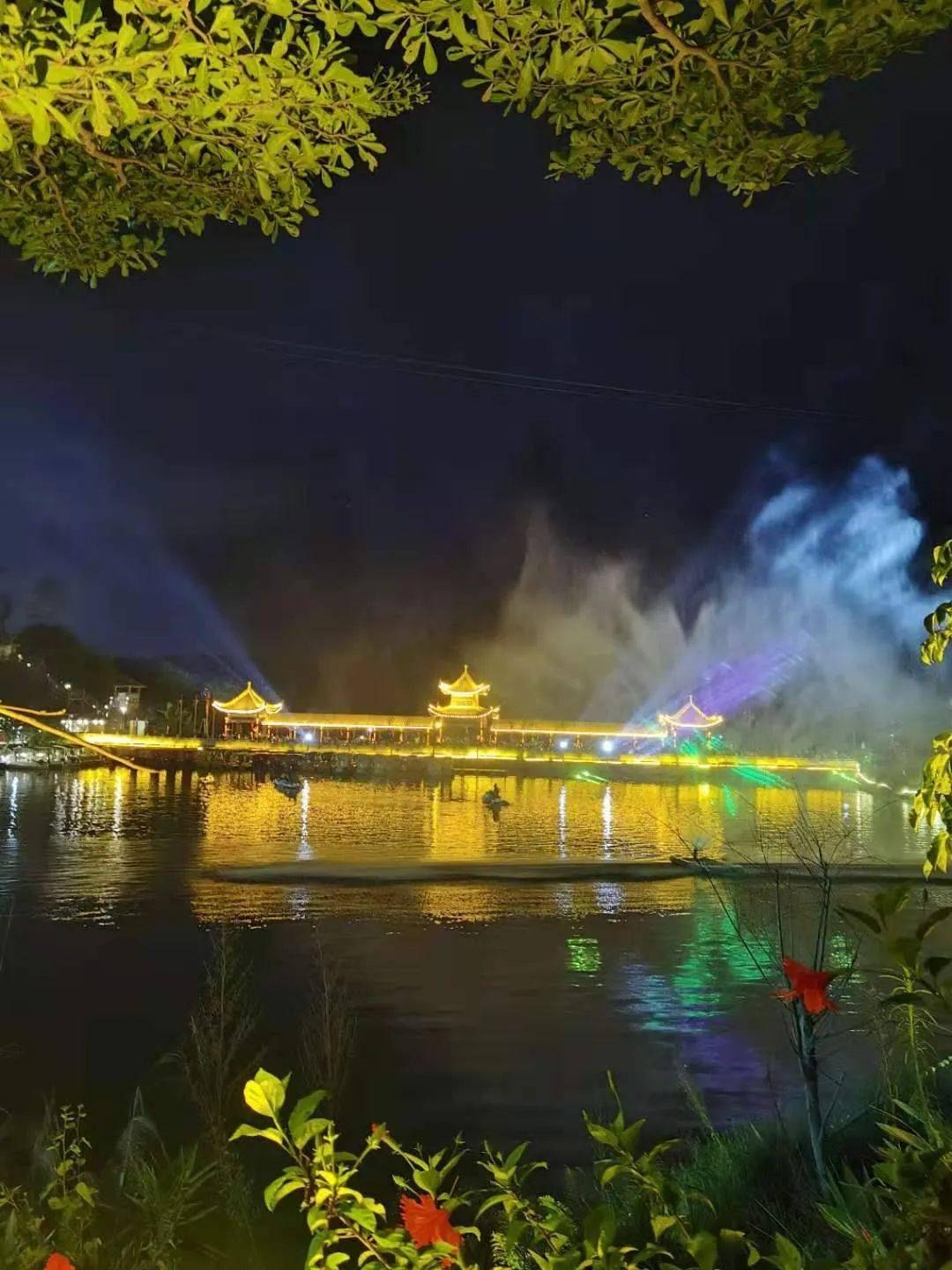莲花湖庄园夜场11月18日晚劲爆开场_信宜